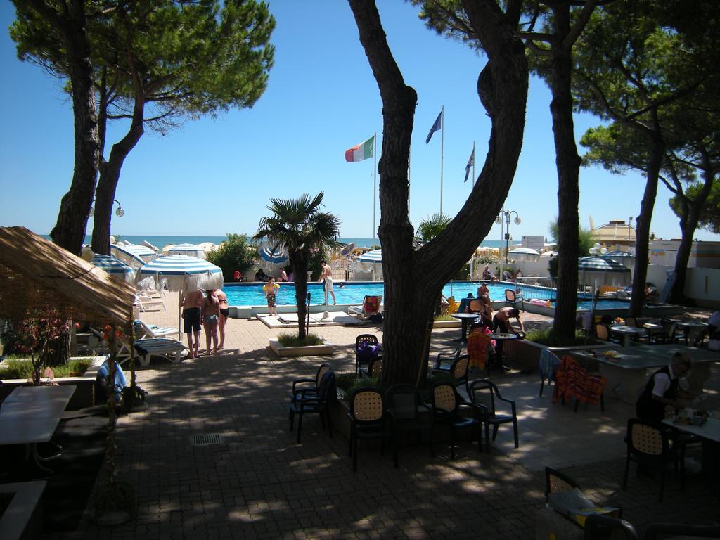 Hotel Ambasciatori Palace Lido di Jesolo Dış mekan fotoğraf