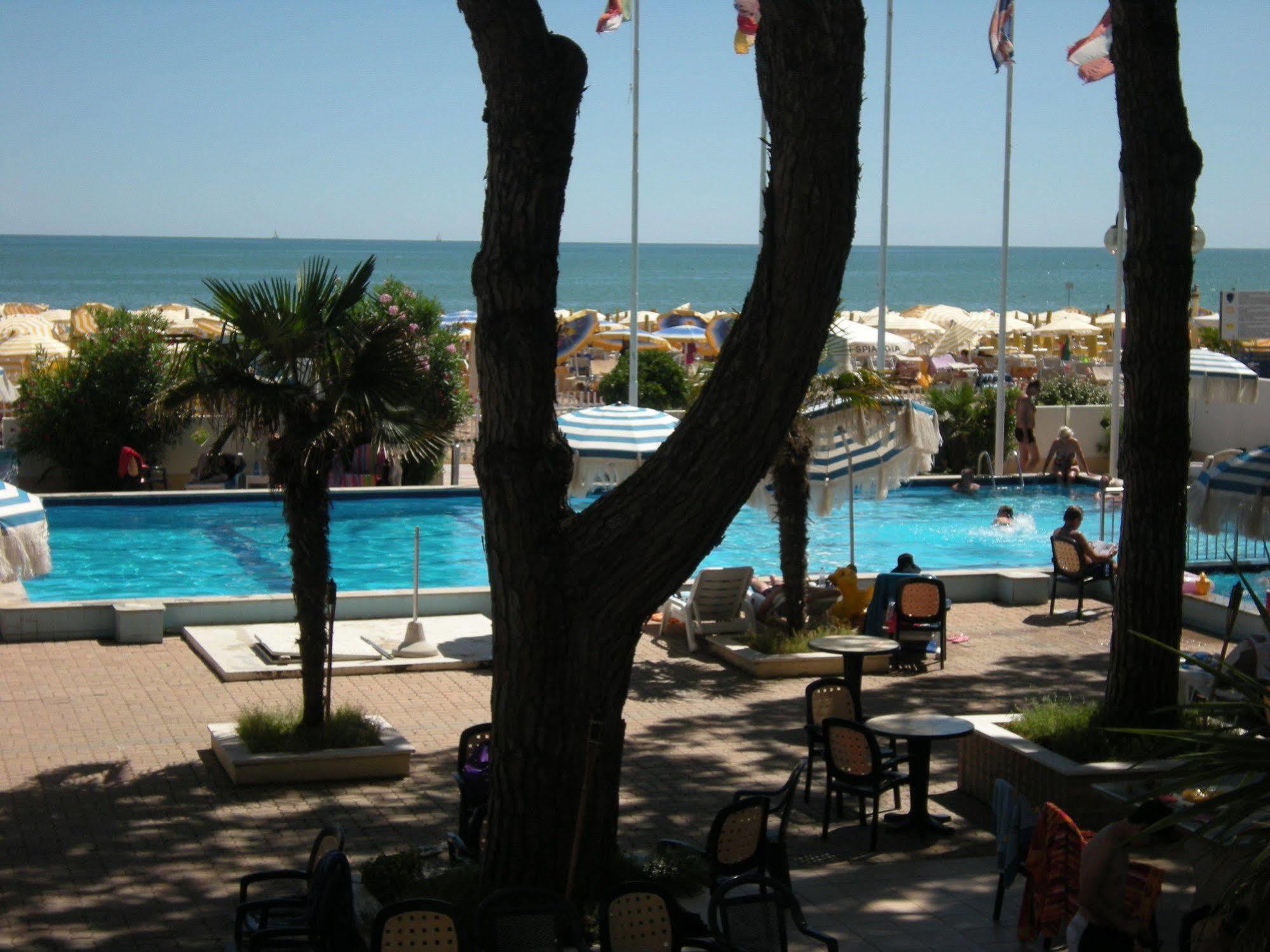 Hotel Ambasciatori Palace Lido di Jesolo Dış mekan fotoğraf